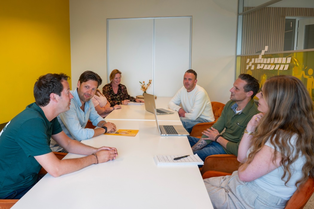 Interne vergadering over het rondkrijgen van een formatie in het speciaal onderwijs via Derec